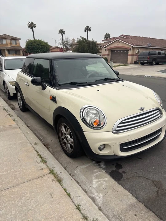 2012 Mini Mini 2nd Gen - Image 2 of 4