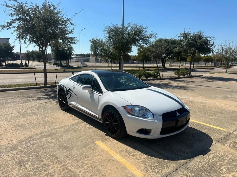 2012 Mitsubishi Eclipse - Image 2 of 12