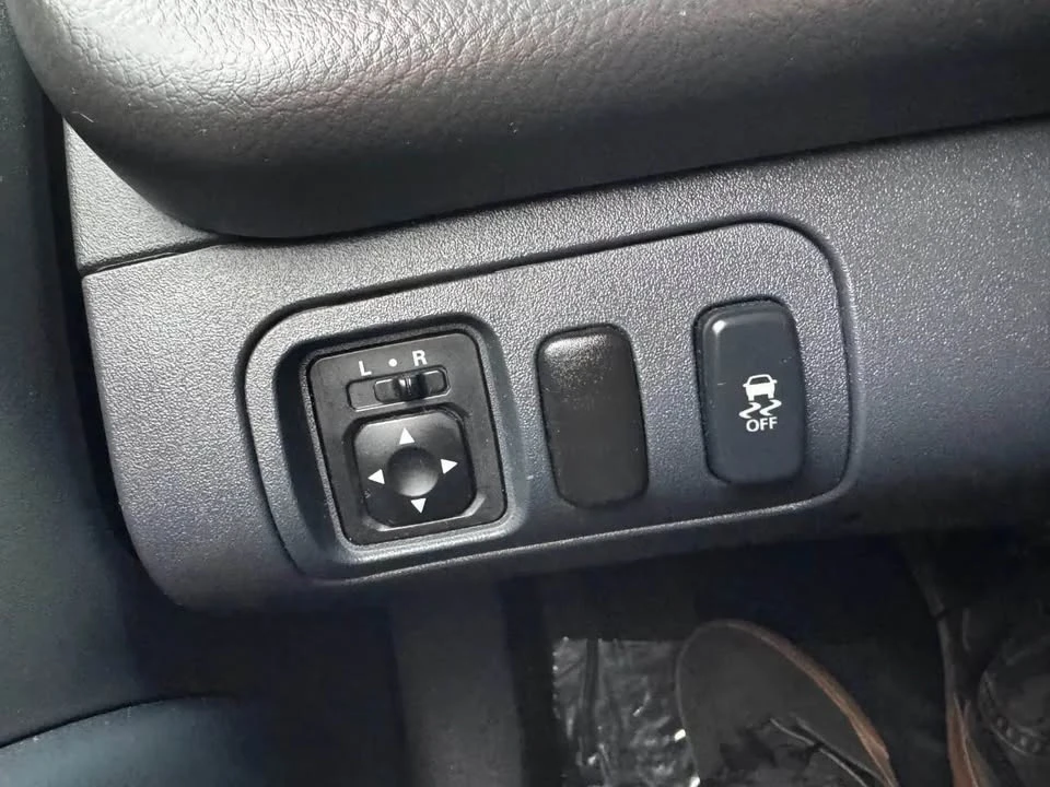 2012 Mitsubishi Eclipse 4th Gen - Image 14 of 18