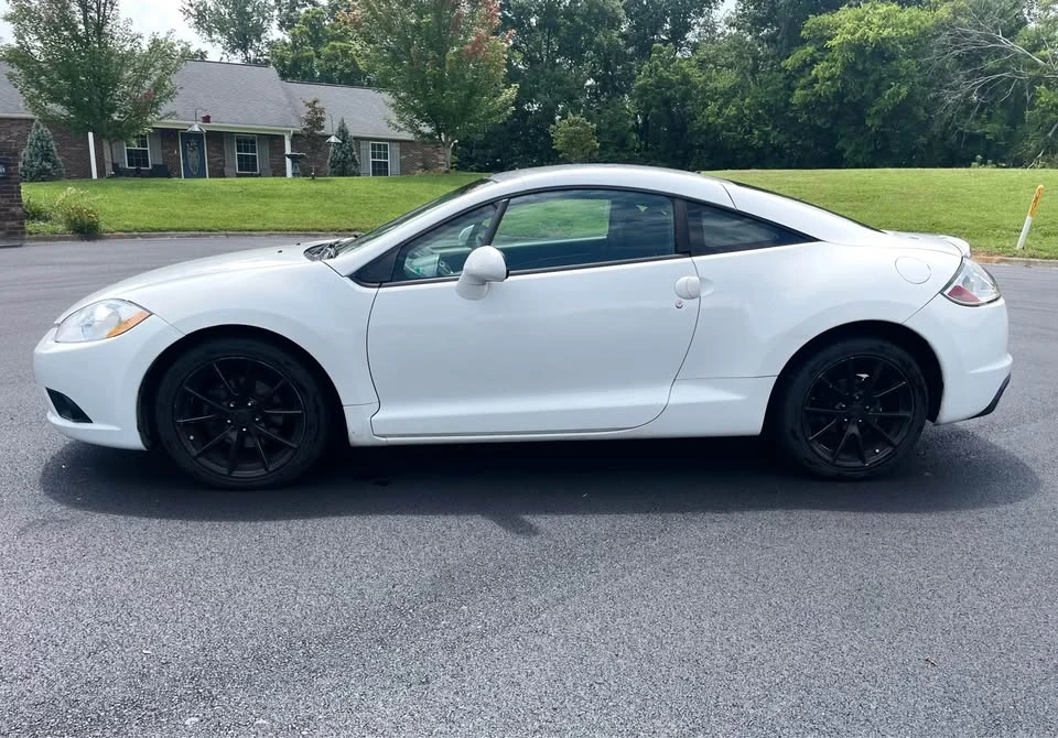 2012 Mitsubishi Eclipse 4th Gen - Image 2 of 11