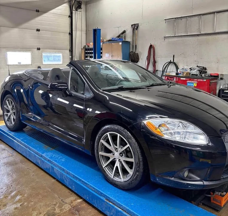 2012 Mitsubishi Eclipse 4th Gen - Image 9 of 11