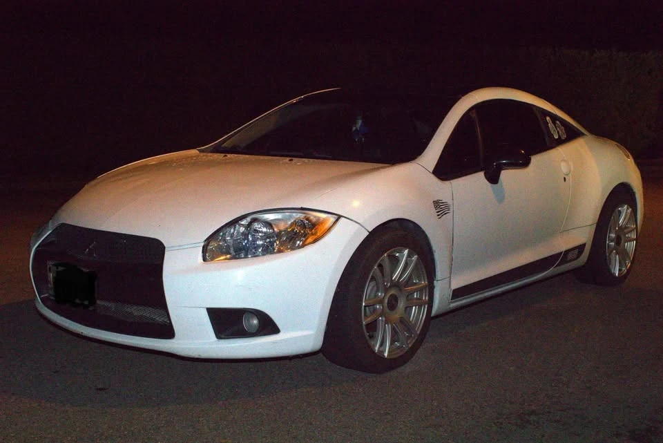 2012 Mitsubishi Eclipse 4th Gen - Image 3 of 9