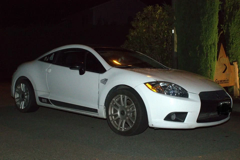 2012 Mitsubishi Eclipse 4th Gen - Image 2 of 9