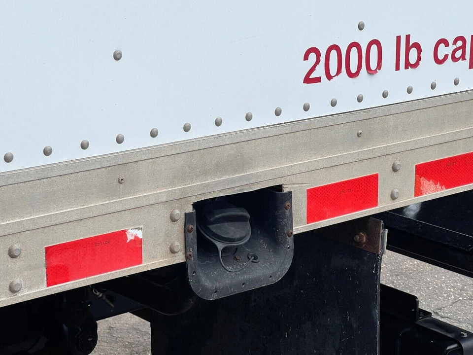 2012 Mitsubishi Fuso Canter 8th Gen - Image 28 of 31
