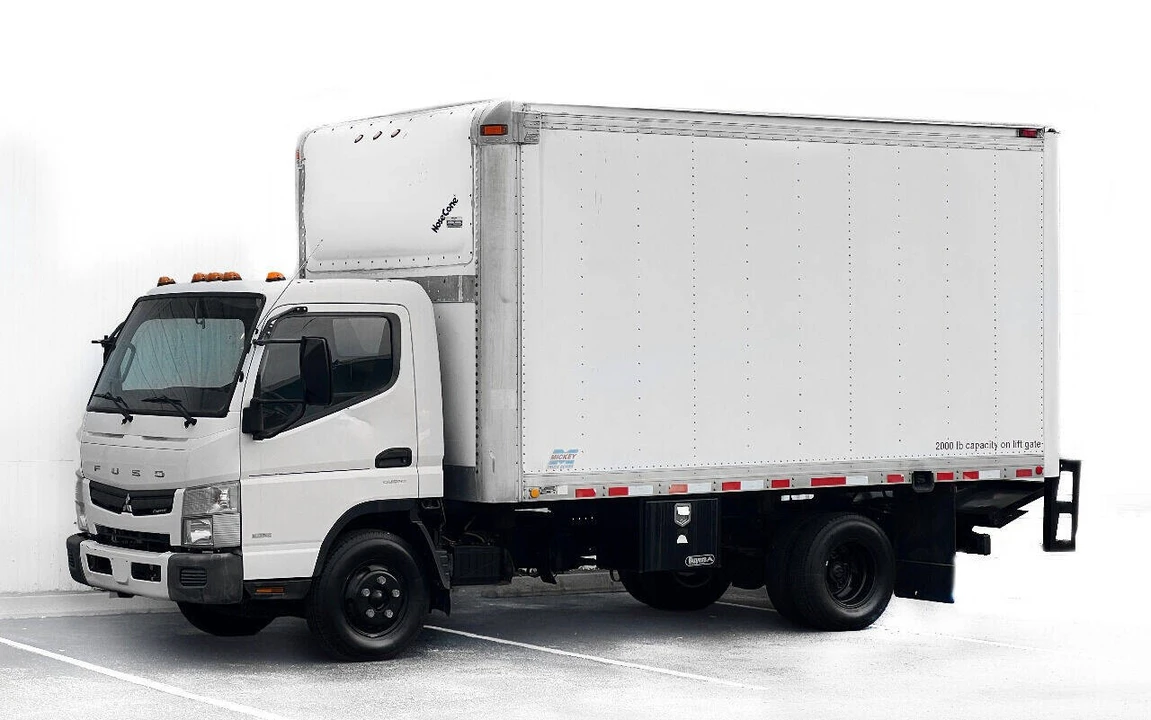 2012 Mitsubishi Fuso Canter 8th Gen - Image 2 of 21
