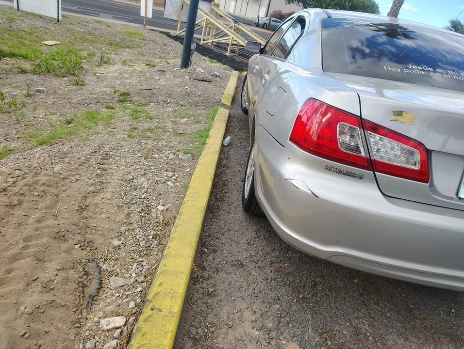 2012 Mitsubishi Galant 9th Gen - Image 2 of 6