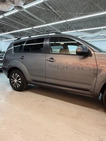 2012 Mitsubishi Outlander - Image 13 of 21