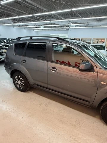 2012 Mitsubishi Outlander - Image 12 of 21