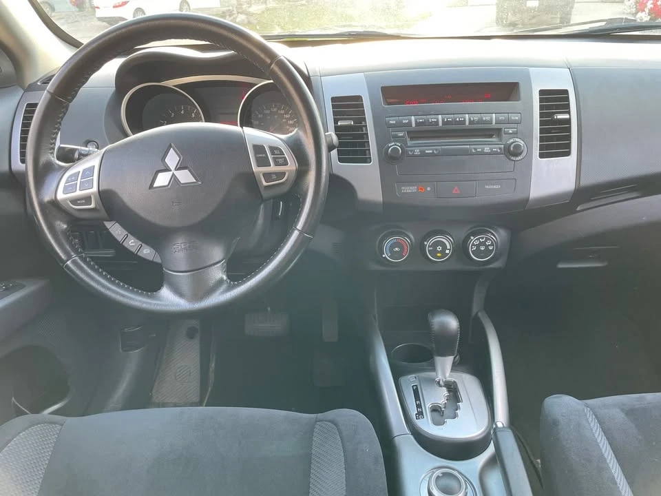 2012 Mitsubishi Outlander - Image 9 of 18