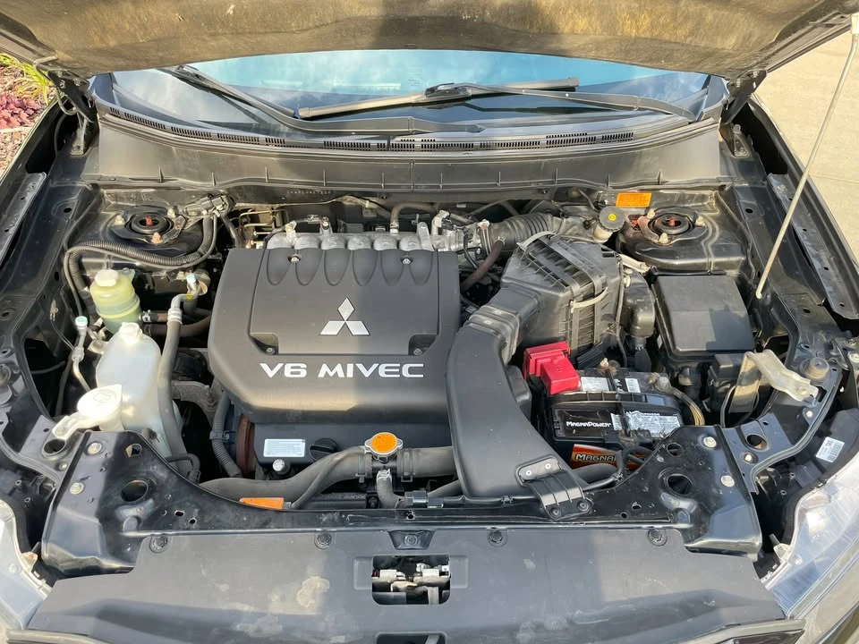 2012 Mitsubishi Outlander - Image 14 of 18