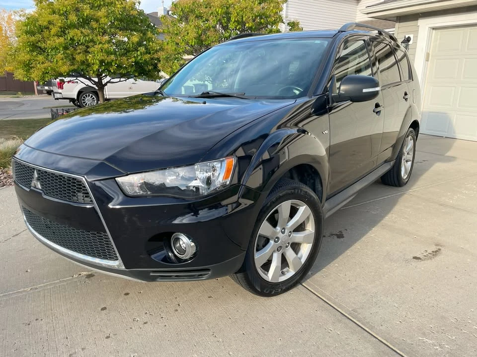 2012 Mitsubishi Outlander - Image 2 of 18