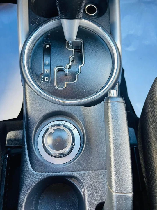 2012 Mitsubishi Outlander - Image 10 of 14