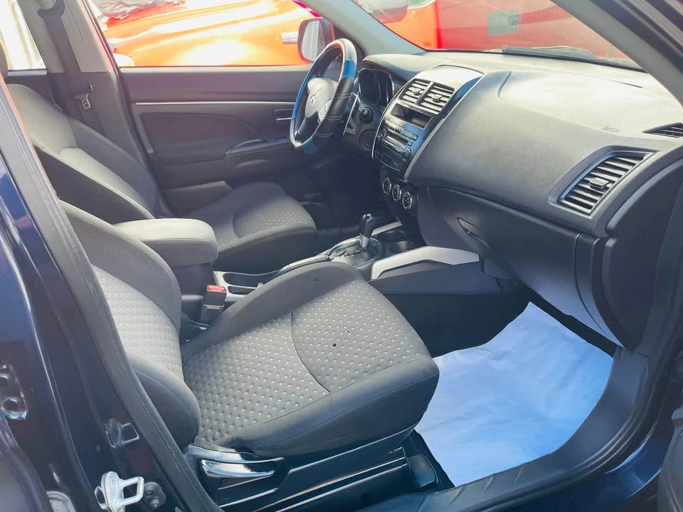 2012 Mitsubishi Outlander - Image 7 of 14
