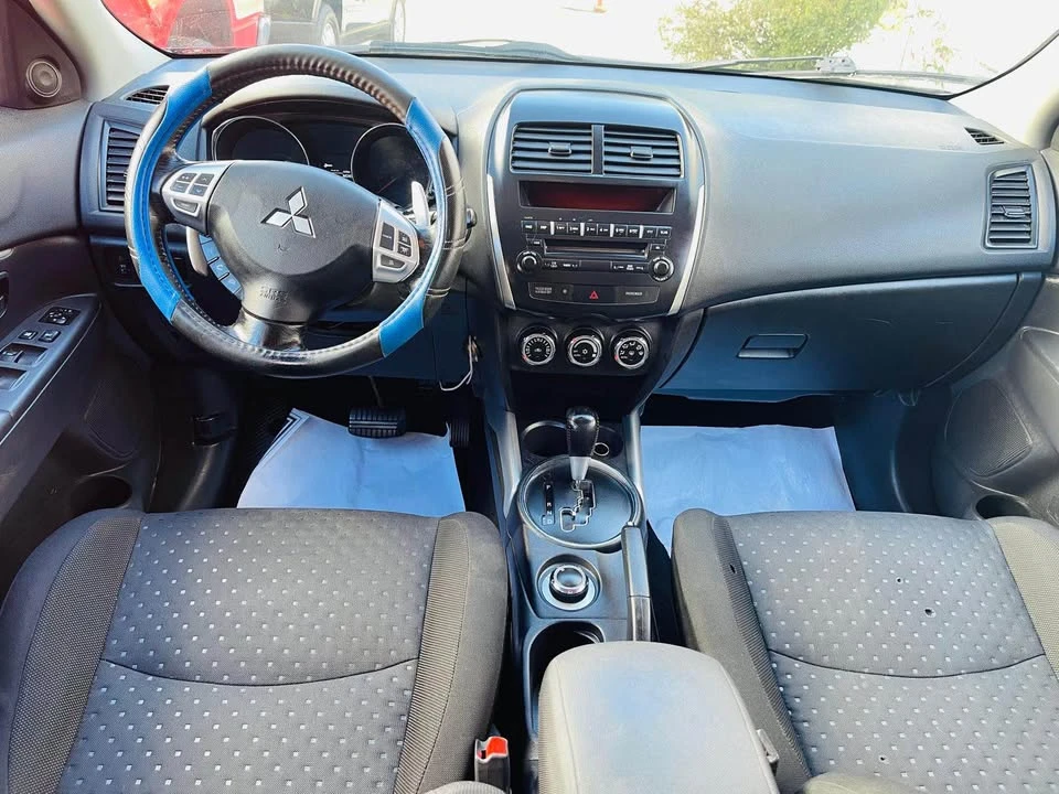 2012 Mitsubishi Outlander - Image 9 of 14