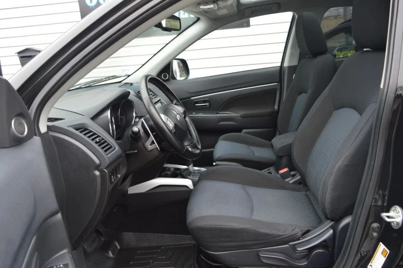 2012 Mitsubishi Outlander - Image 10 of 12