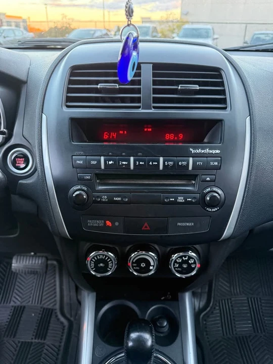 2012 Mitsubishi RVR - Image 12 of 14