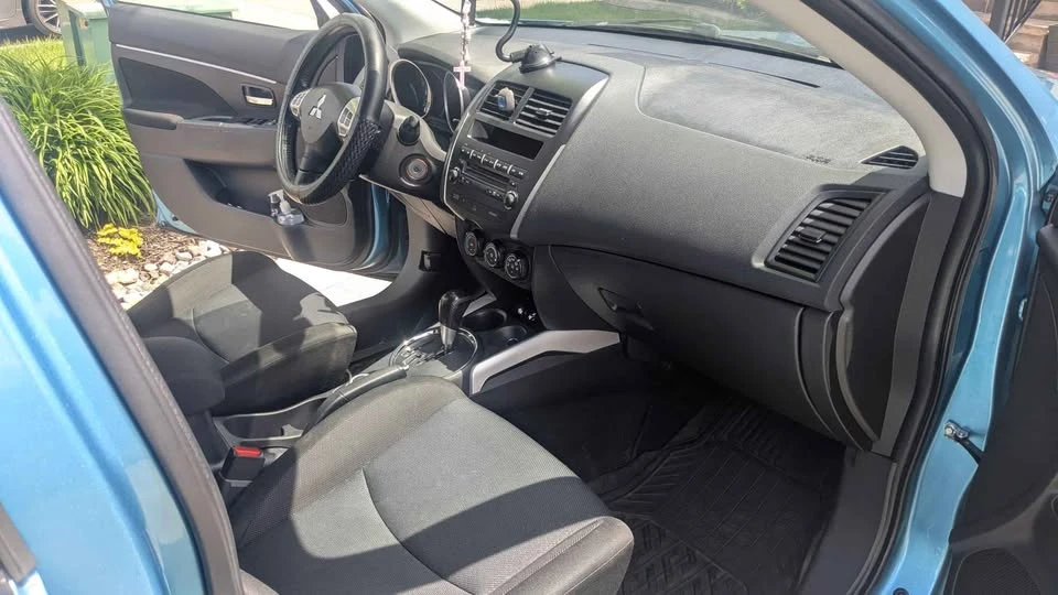 2012 Mitsubishi RVR - Image 9 of 11