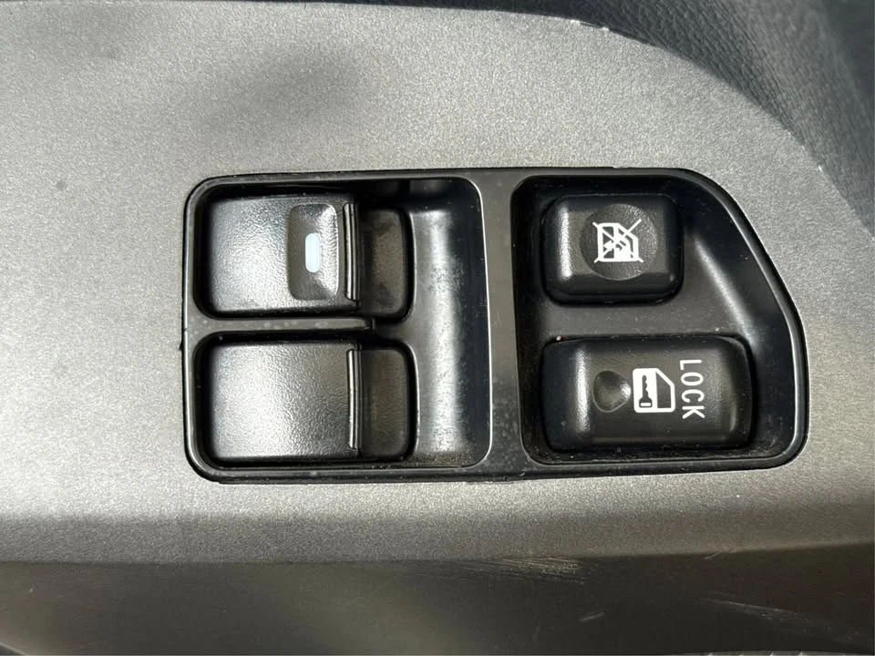 2012 Mitsubishi Eclipse 4th Gen - Image 17 of 19