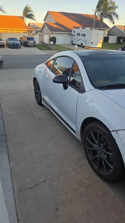 2012 Mitsubishi Eclipse 4th Gen - Image 3 of 6