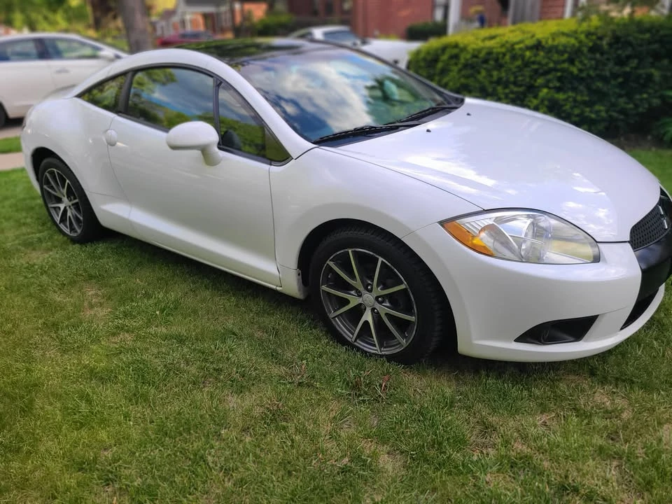 2012 Mitsubishi Eclipse 4th Gen - Image 4 of 11