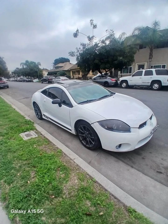 2012 Mitsubishi Eclipse 4th Gen - Image 4 of 8