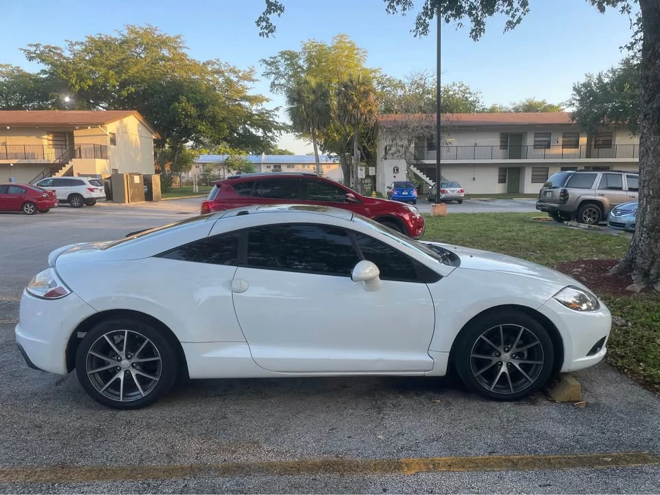 2012 Mitsubishi Eclipse 4th Gen - Image 4 of 14