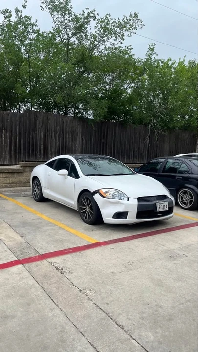 2012 Mitsubishi Eclipse 4th Gen - Image 2 of 10