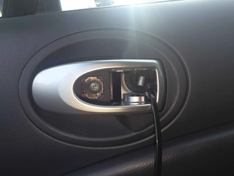 2012 Mitsubishi Eclipse 4th Gen - Image 9 of 9