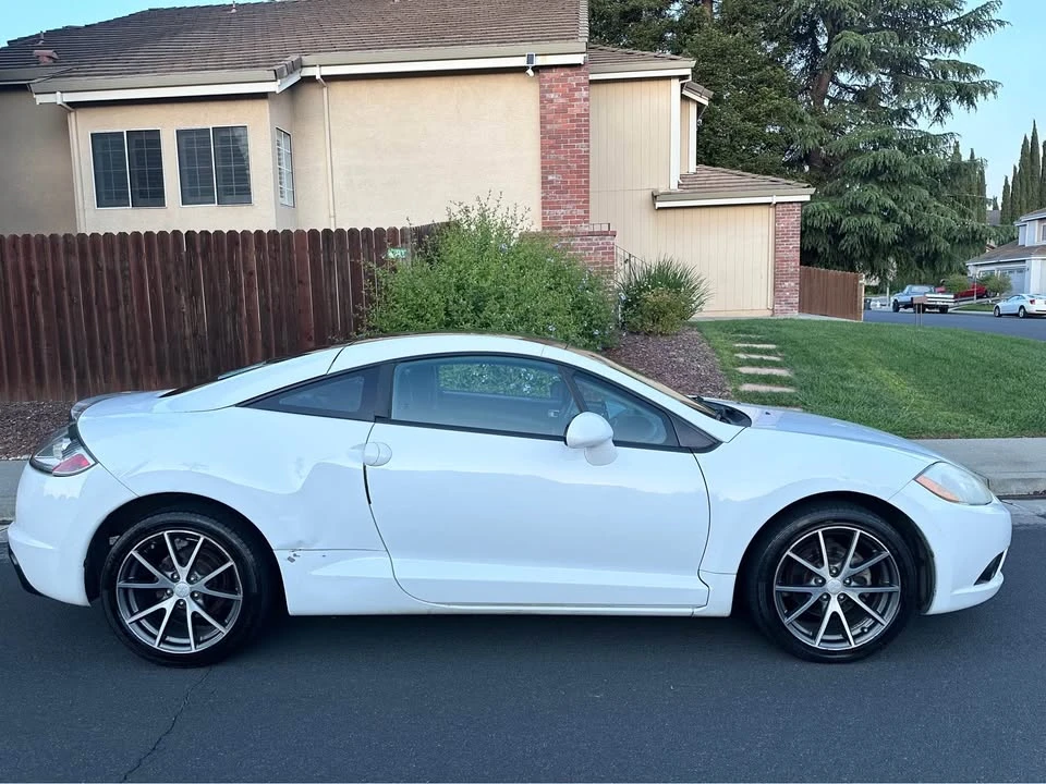 2012 Mitsubishi Eclipse 4th Gen - Image 4 of 9