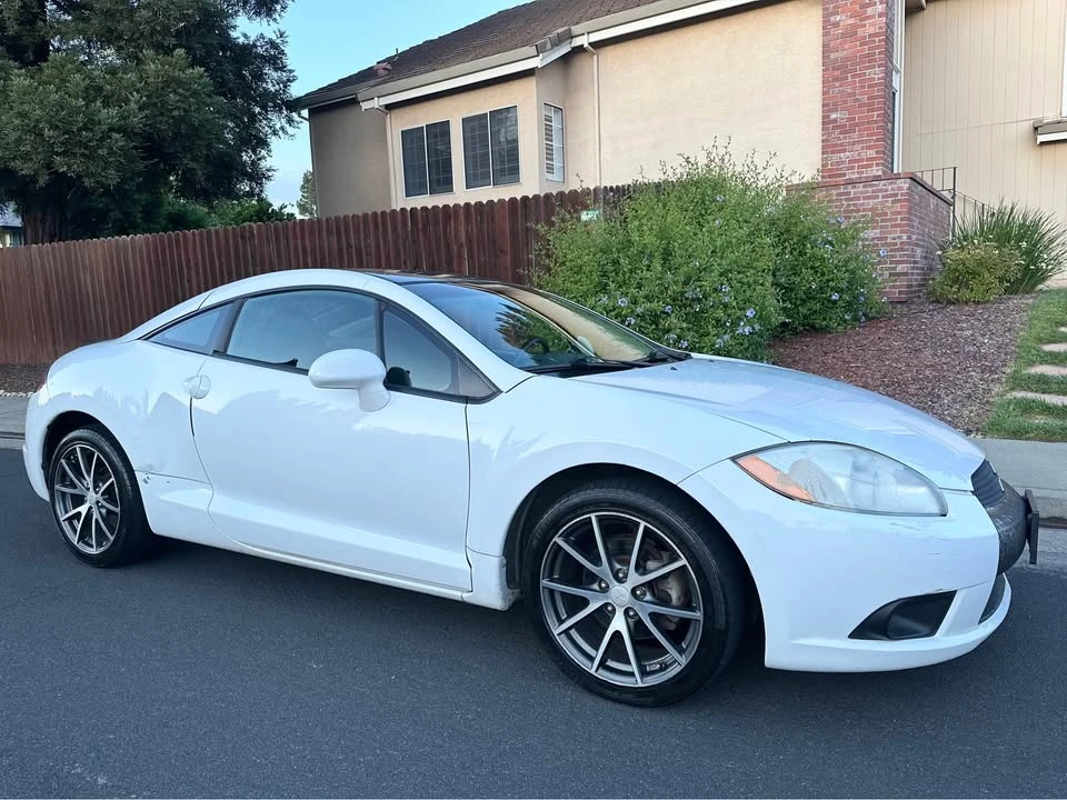 2012 Mitsubishi Eclipse 4th Gen - Image 2 of 9