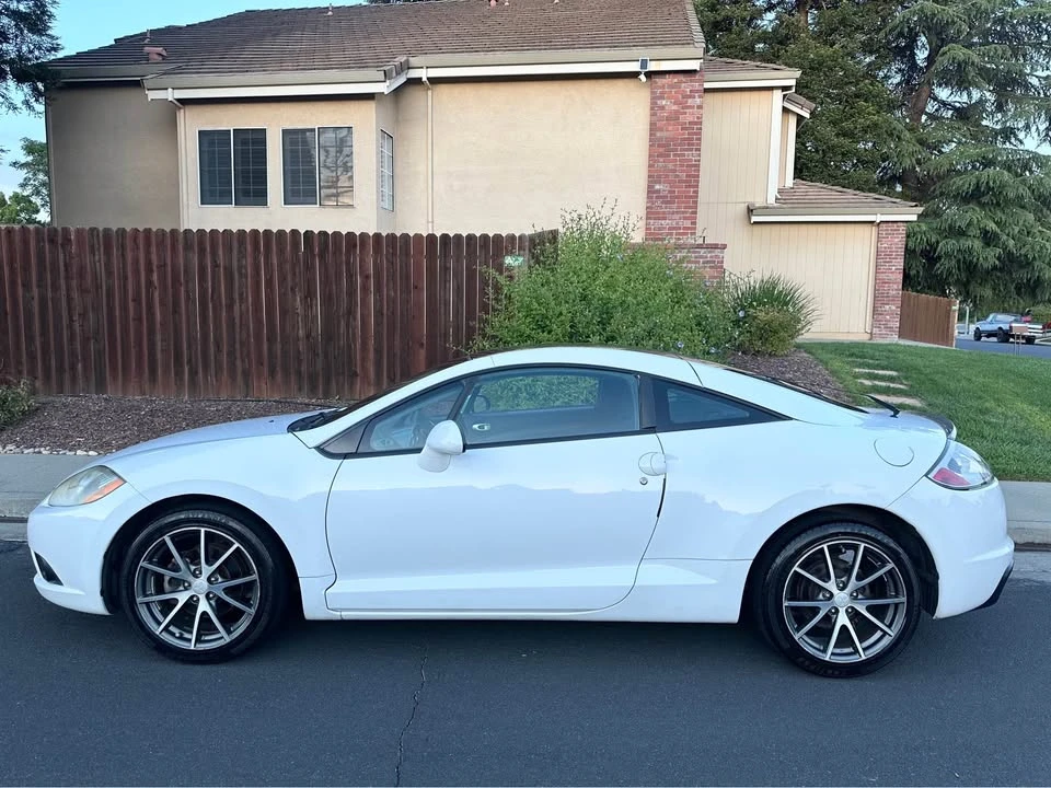 2012 Mitsubishi Eclipse 4th Gen - Image 3 of 9
