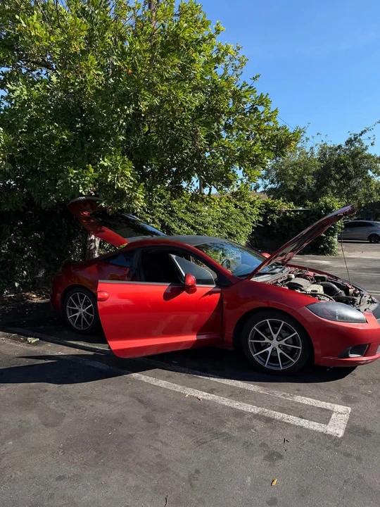 2012 Mitsubishi Eclipse 4th Gen - Image 2 of 10