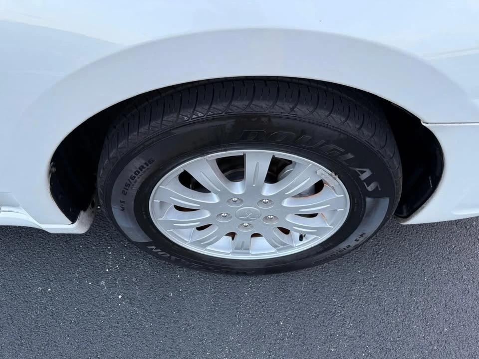 2012 Mitsubishi Galant 9th Gen - Image 15 of 15