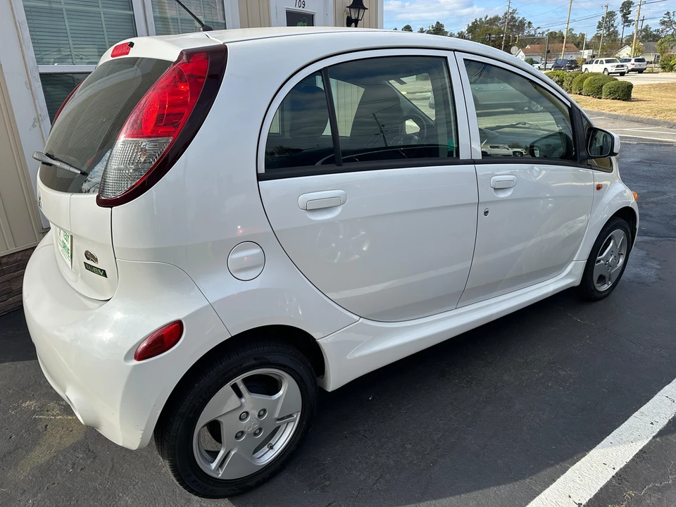 2012 Mitsubishi i-MiEV - Image 12 of 30