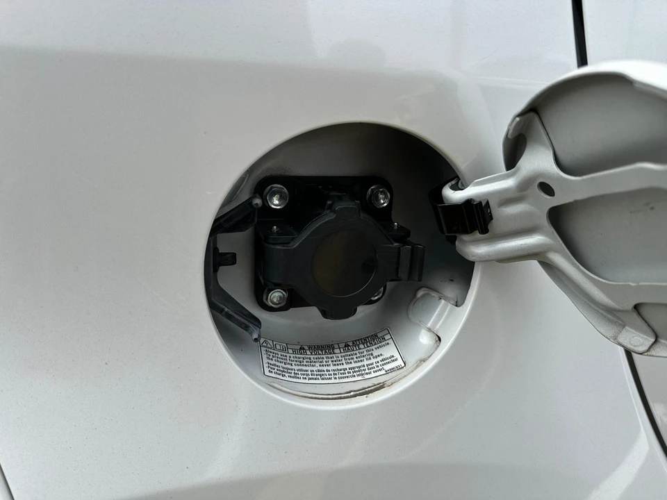 2012 Mitsubishi i-MiEV - Image 24 of 30