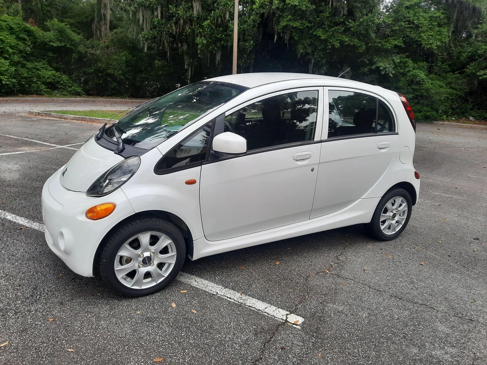 2012 Mitsubishi i-MiEV - Image 18 of 31