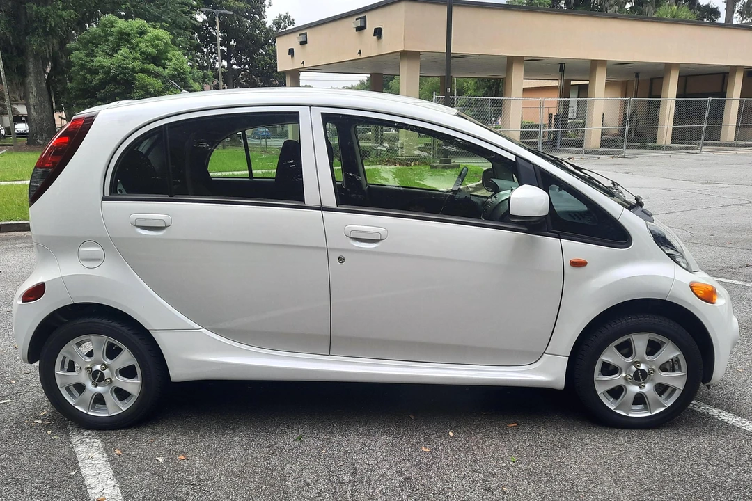 2012 Mitsubishi i-MiEV - Image 3 of 31