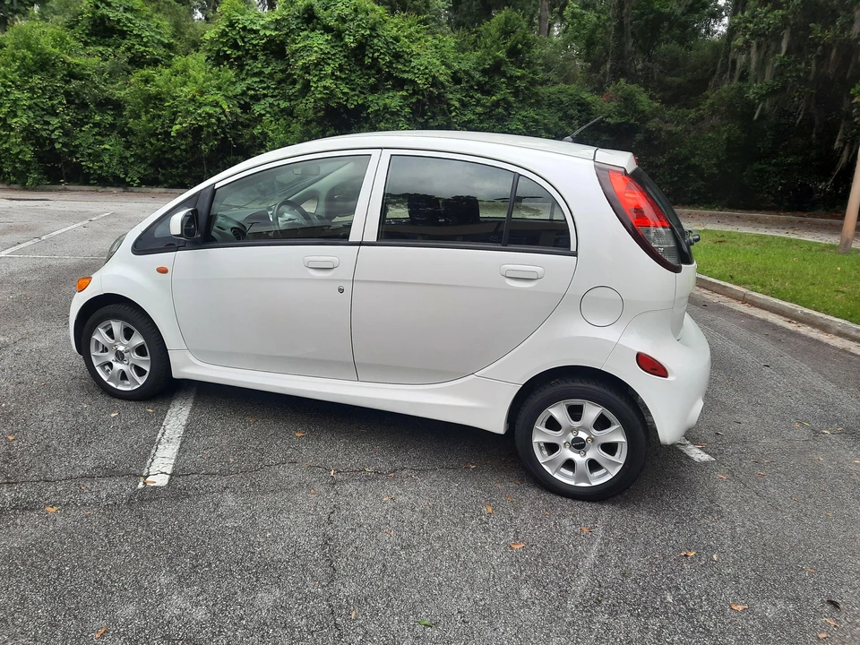 2012 Mitsubishi i-MiEV - Image 29 of 31