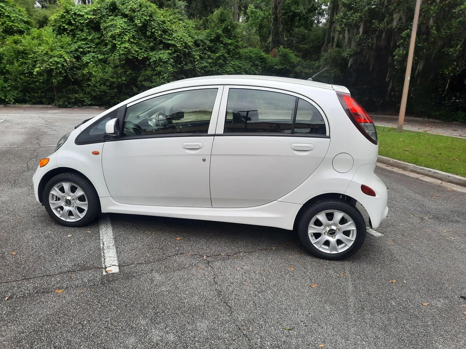 2012 Mitsubishi i-MiEV - Image 26 of 31