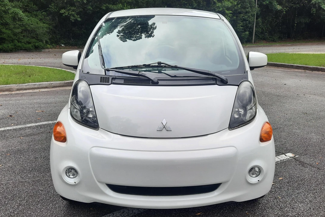 2012 Mitsubishi i-MiEV - Image 2 of 31
