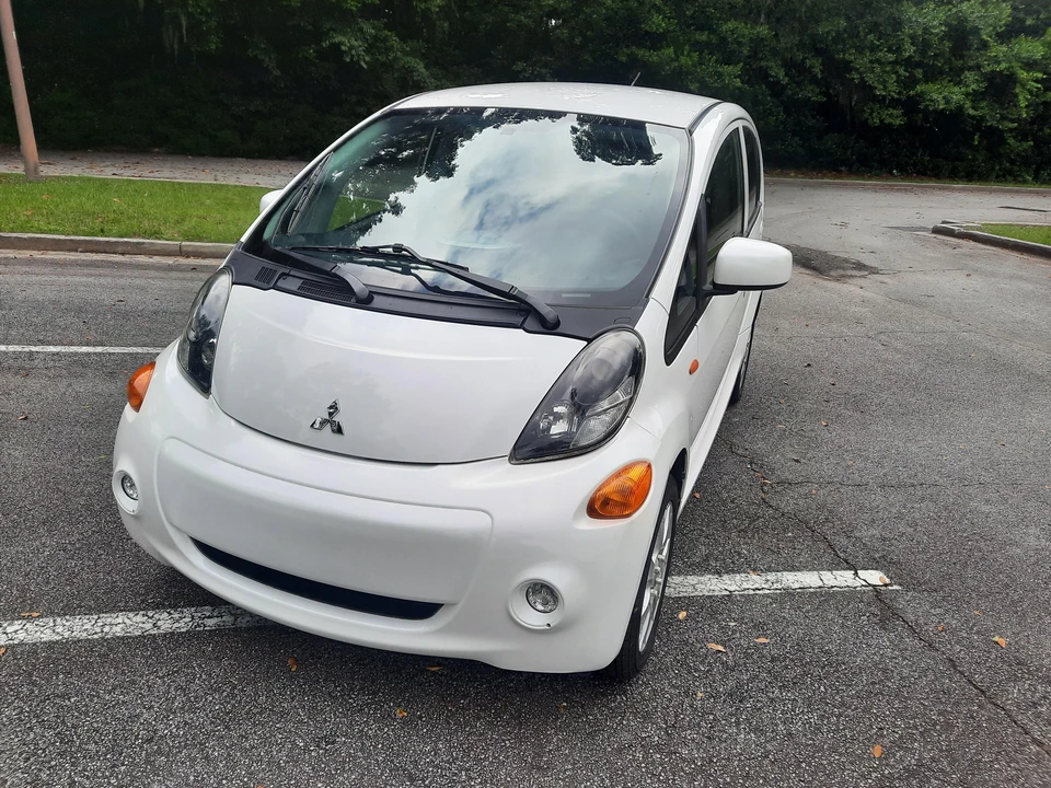 2012 Mitsubishi i-MiEV - Image 11 of 31