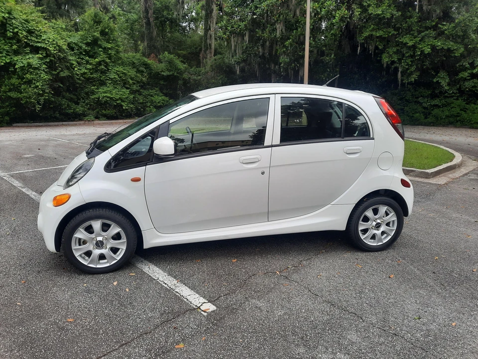2012 Mitsubishi i-MiEV - Image 21 of 31