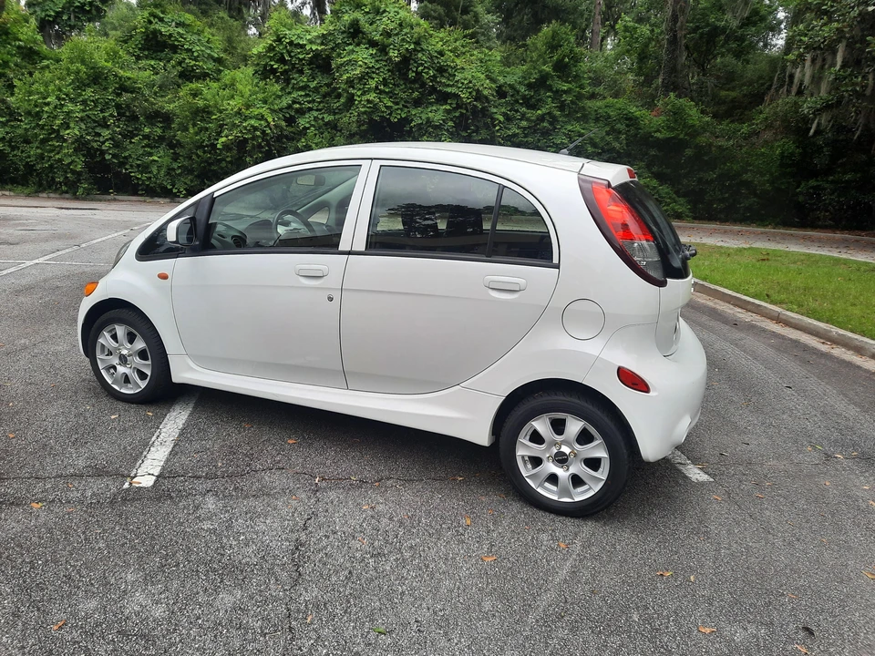 2012 Mitsubishi i-MiEV - Image 30 of 31