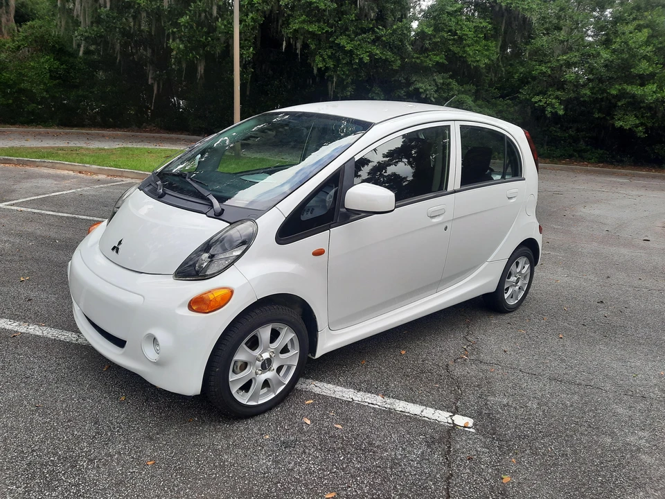 2012 Mitsubishi i-MiEV - Image 16 of 31