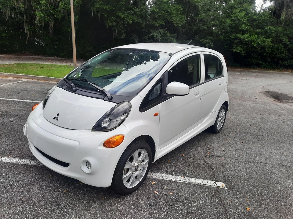 2012 Mitsubishi i-MiEV - Image 14 of 31