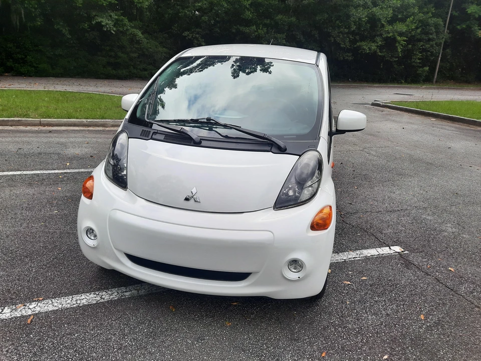 2012 Mitsubishi i-MiEV - Image 8 of 31