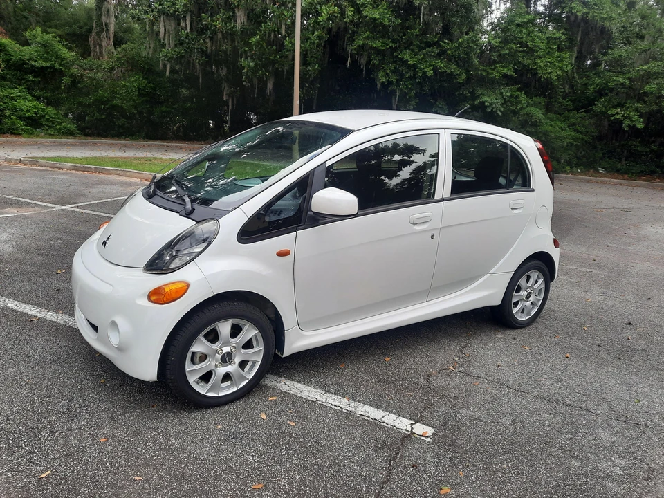 2012 Mitsubishi i-MiEV - Image 17 of 31