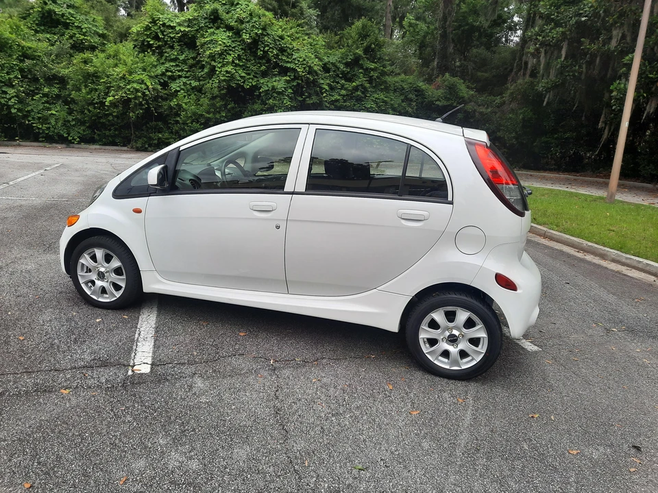 2012 Mitsubishi i-MiEV - Image 28 of 31