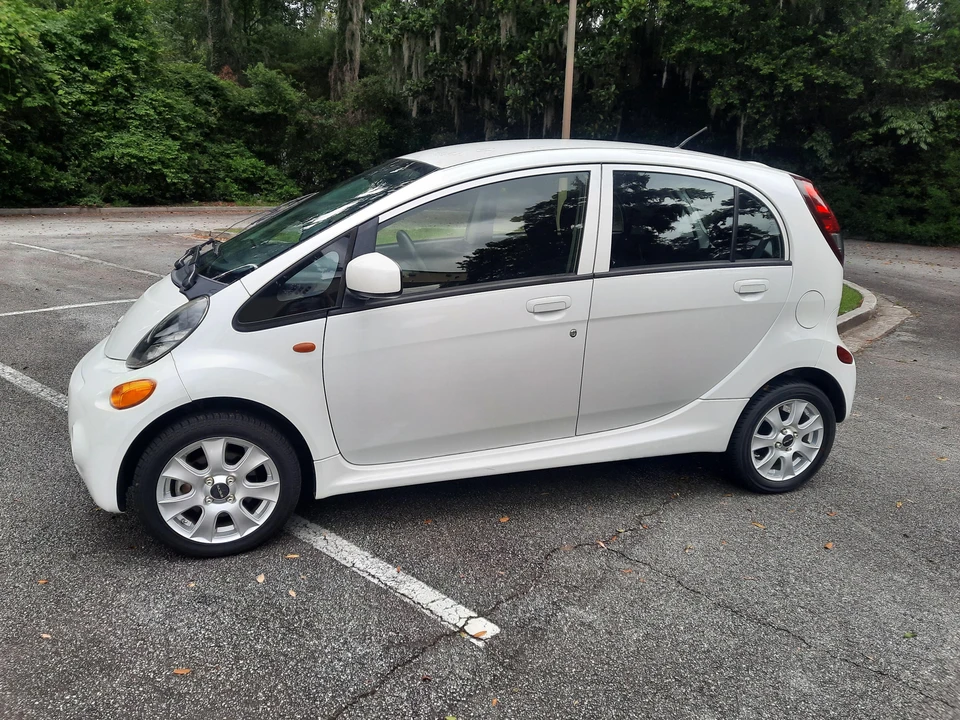 2012 Mitsubishi i-MiEV - Image 20 of 31
