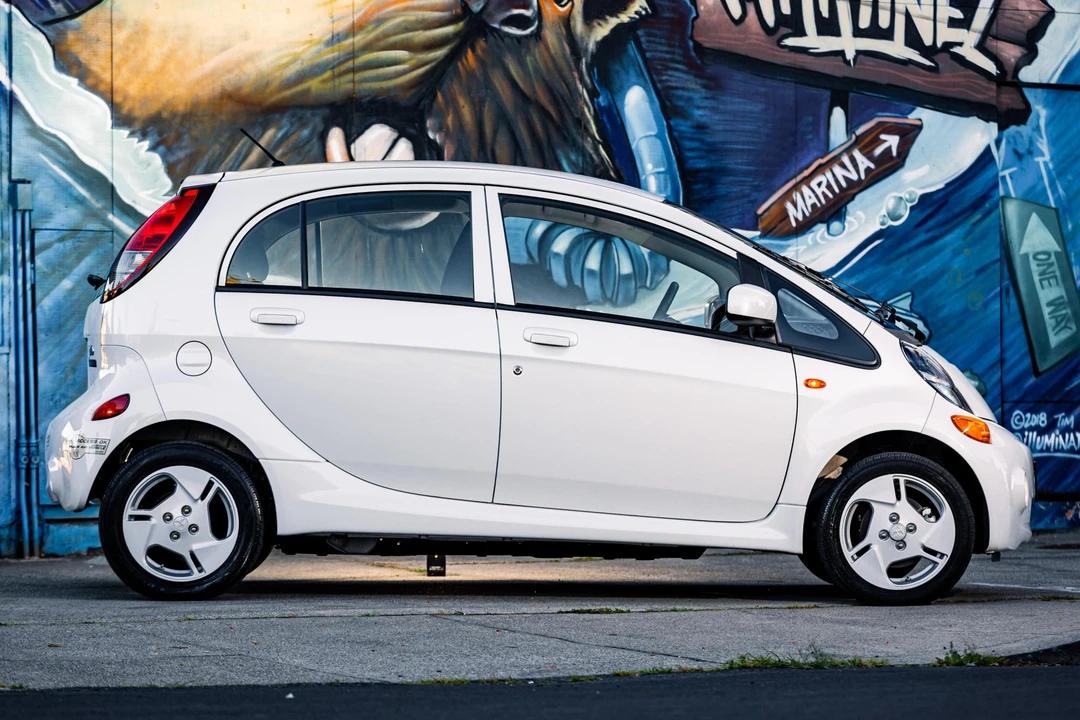 2012 Mitsubishi i-MiEV - Image 3 of 31